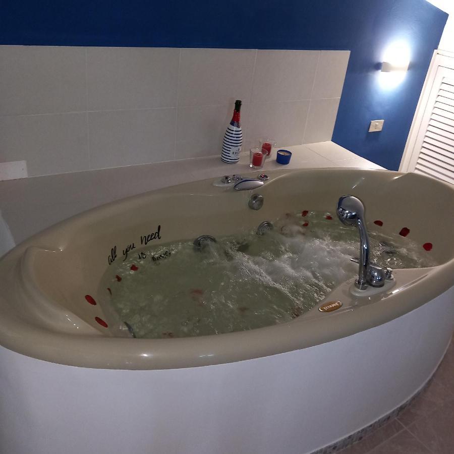 Wendy House Apartament Бари Екстериор снимка