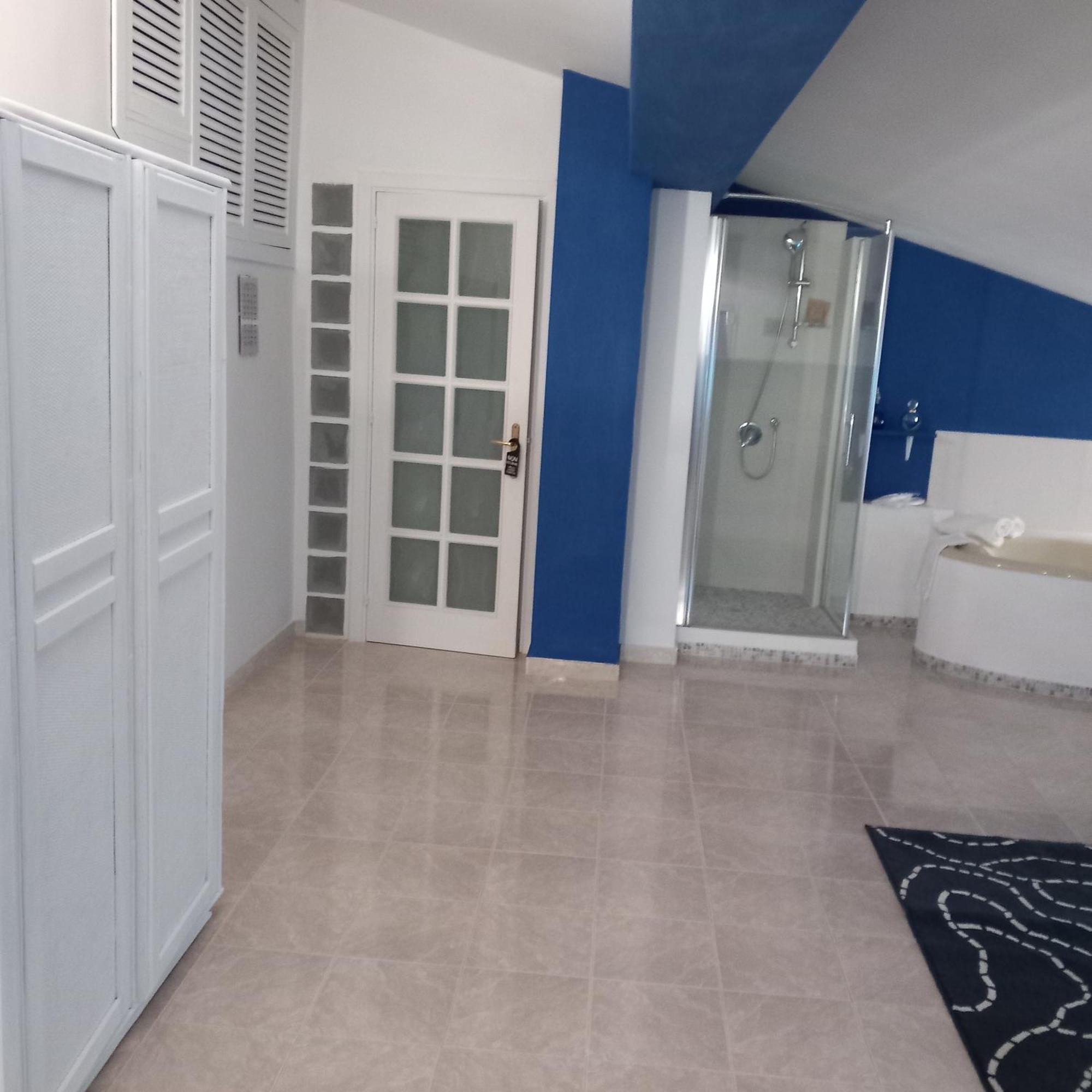Wendy House Apartament Бари Стая снимка